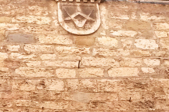 Simbolo massonico e templare a Perugia Corso Garibaldi