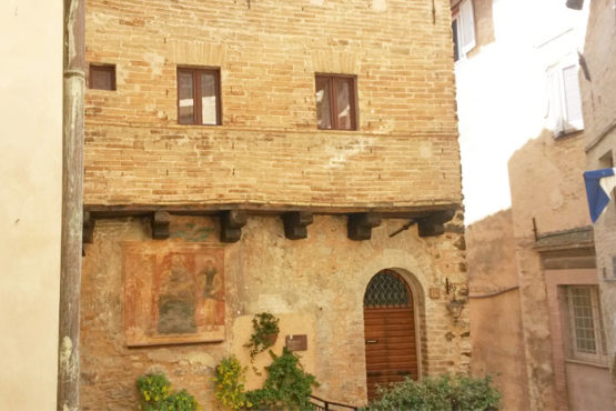 casa-medievale-trevi