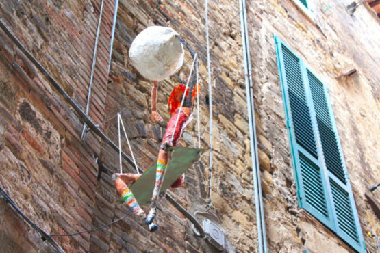 Scultura in Via della Viola Perugia