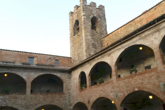 Vista dall'interno del csatello di Magione