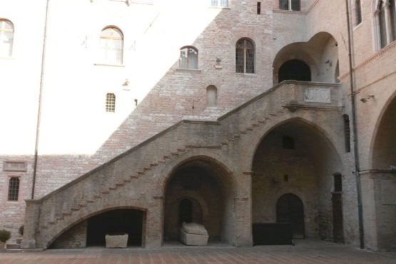 Scalinata interna Palazzo Trinci Foligno